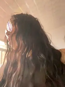 Maddy Piink online show from December 4, 9:59 pm