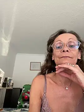 Chris06d22xh online show from July 7, 6:32 pm