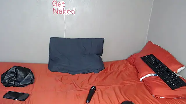 Lunalee online show from October 10, 8:30 am