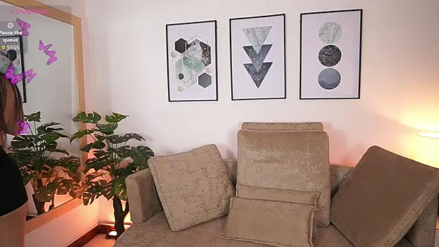 MilaCrave online show from September 25, 12:04 pm