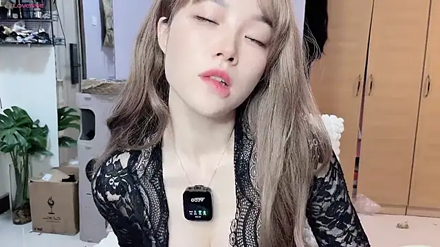 Y2Luvk online show from February 6, 6:33 pm