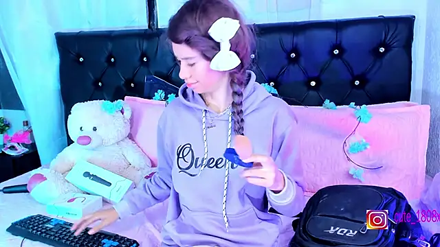 Sofiia cute  online show from November 5, 3:34 am