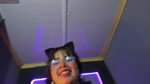 Snapshot of Zara_Snow chatting on September 23, 12:42 am Zara Snow online show from September 23, 12:42 am