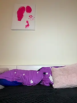 Baby Eva23 online show from February 13, 8:10 pm