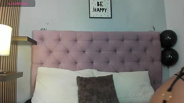 orion  smith online show from November 14, 12:38 pm