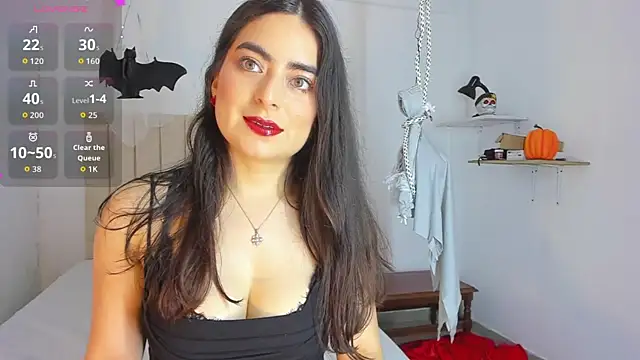 Snapshot of sashaa_petit chatting on October 21, 11:47 am sashaa petit online show from October 21, 11:47 am