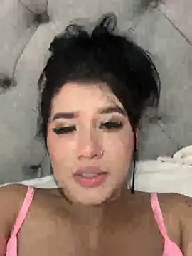 Aliciawhitee online show from October 26, 5:14 am