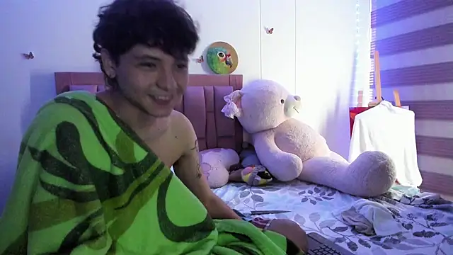 Snapshot of Fabikitty_ chatting on September 19, 7:46 pm Fabikitty  online show from September 19, 7:46 pm