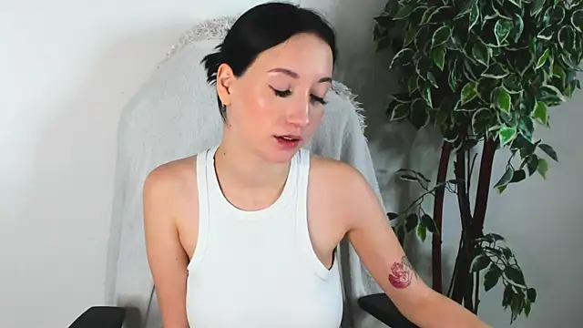 EileenMoores online show from October 28, 6:13 pm