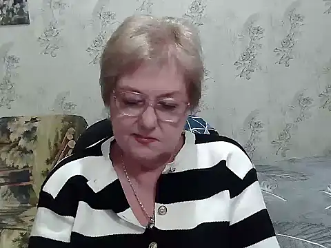 Renata62011 online show from December 3, 1:57 pm