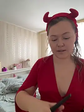 SunshineEmma online show from February 8, 7:23 am