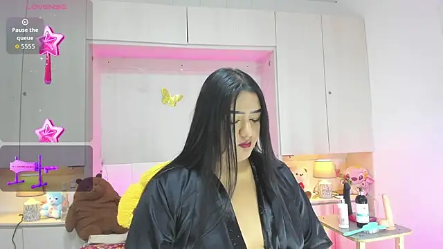 LilyWhitney online show from May 31, 4:18 am