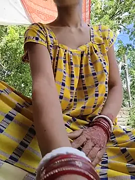 Its Sia online show from July 5, 3:57 am