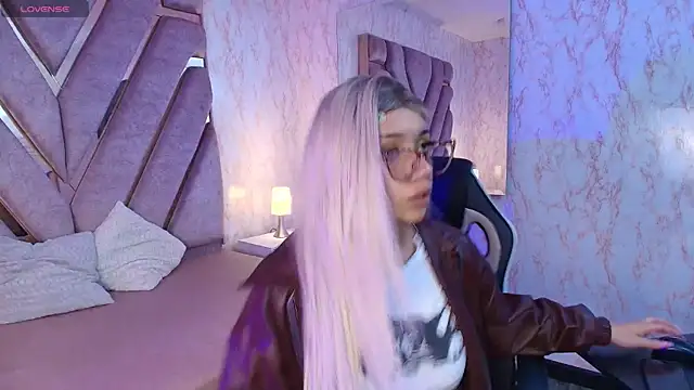 redd pandaa online show from April 11, 3:56 am