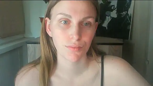 JuliaMuuun online show from May 8, 7:38 pm