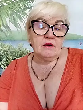 VioletSweet5566 online show from April 4, 6:45 am