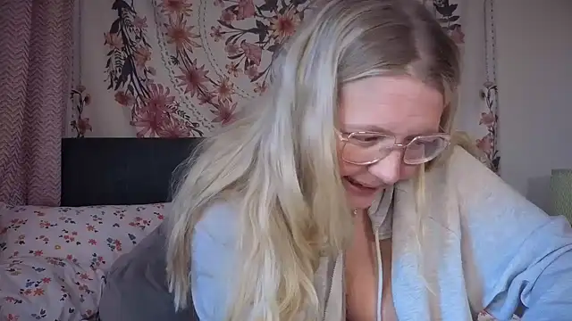 Daisyxoxo  online show from November 30, 9:46 am