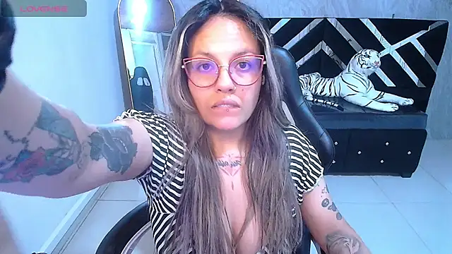 Jade Jones a online show from January 14, 3:11 am