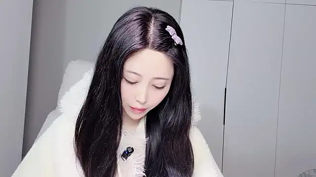 Amy-i online show from February 22, 6:31 pm