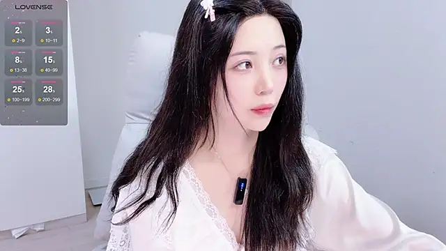Amy-i online show from June 20, 3:37 pm