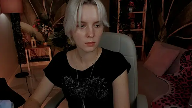 Snapshot of BethanyCloud chatting on October 6, 6:41 am BethanyCloud online show from October 6, 6:41 am
