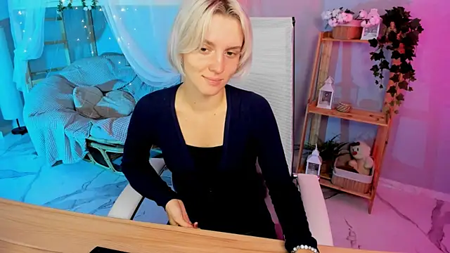 Snapshot of BethanyCloud chatting on October 5, 6:40 am BethanyCloud online show from October 5, 6:40 am