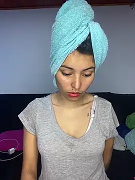 hotwife26 online show from December 22, 3:15 pm