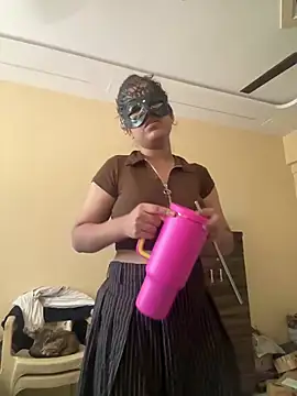 crazy111girl online show from June 26, 9:32 am