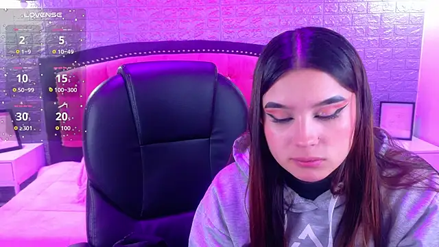 Natalie loffreda online show from December 16, 3:34 am