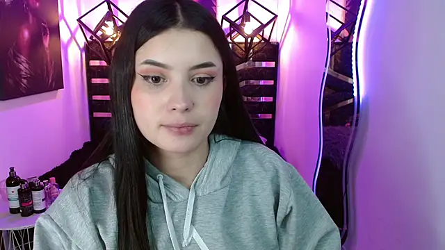 Natalie loffreda online show from June 5, 8:04 pm