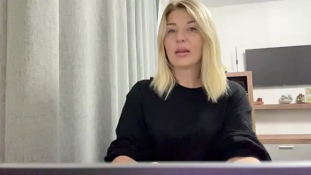 Blondie xoxoxo online show from September 9, 5:40 am