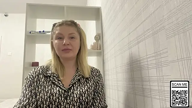 Blondie xoxoxo online show from February 28, 6:40 pm