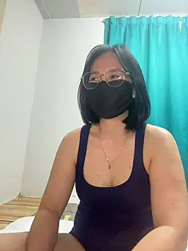 melyiaaa online show from December 2, 3:25 pm