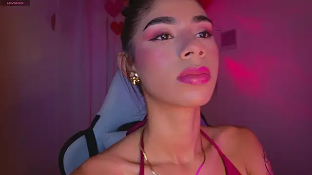 BrunetteAdams001 online show from February 13, 6:48 am