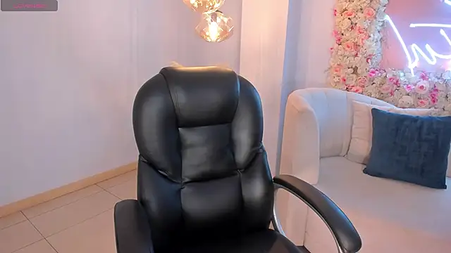 AyshelBrown online show from September 18, 3:38 am