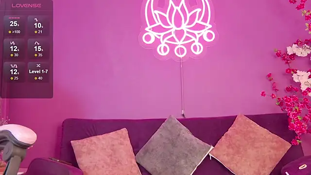 Maylu Fox online show from October 20, 12:30 pm