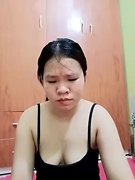 Snapshot of emyeuhss chatting on September 9, 1:33 pm emyeuhss online show from September 9, 1:33 pm