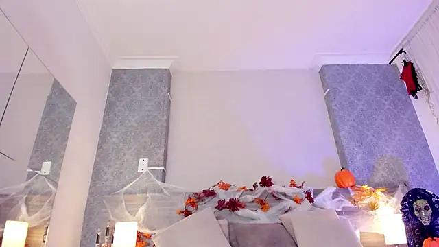 MiilaBlake online show from October 24, 9:00 pm