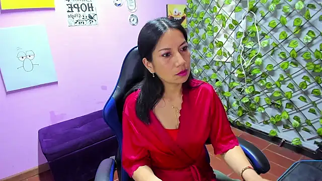 Megan Collinss  online show from January 10, 7:07 pm