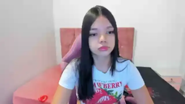 shy luna18 online show from May 4, 1:04 pm