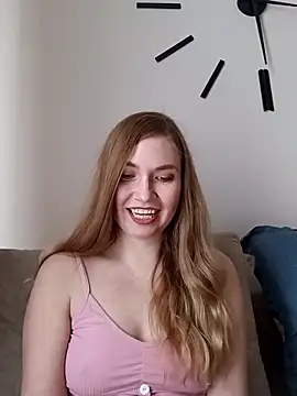 KisaVixen online show from April 12, 12:30 pm