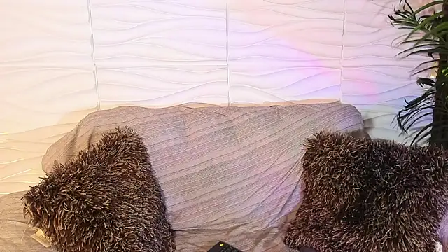 Suxan White  online show from April 9, 7:52 pm