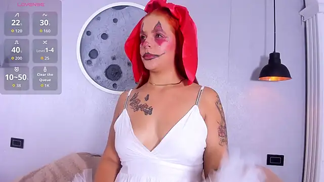 Roxy Medina online show from October 31, 4:36 am