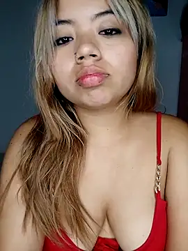 Snapshot of Emily__Hott chatting on October 1, 3:22 am Emily  Hott online show from October 1, 3:22 am