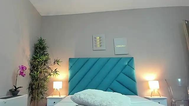 HaileyVice online show from October 13, 4:59 am