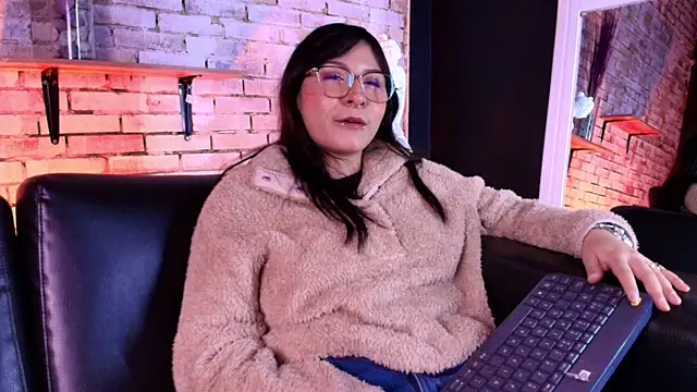 kitty malach online show from December 22, 3:31 am