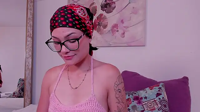 mae lyra online show from March 30, 5:12 pm