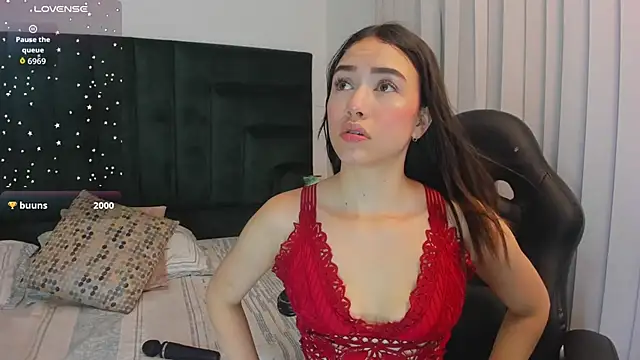 SaraWagner  online show from October 26, 12:39 am