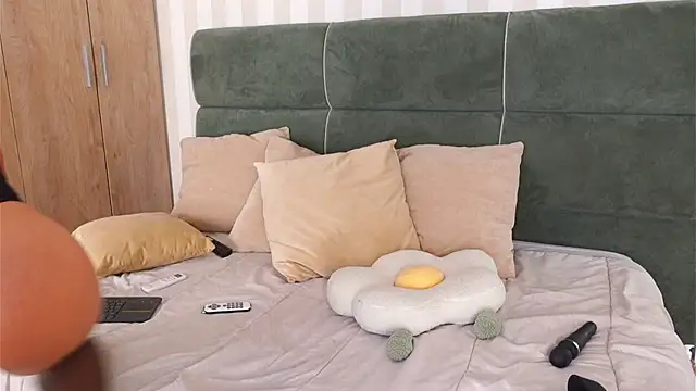 DahliaRosee online show from November 21, 8:00 pm