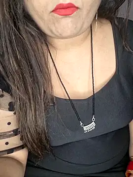 indian-hotmilfs online show from January 6, 6:44 pm